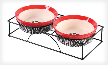 pet bowls and feeders
